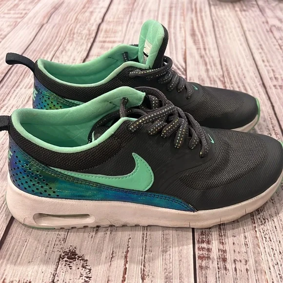 Nike Air Max Tennis Shoes - Picture 7 of 11